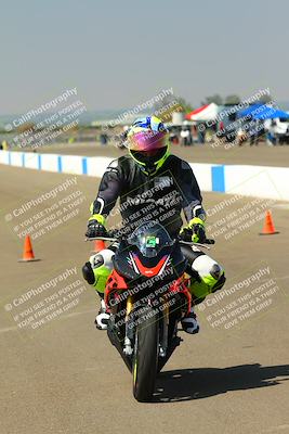 media/Sep-20-2025-TrackDaz (Sat) [[27f0cde673]]/Around the Pits/